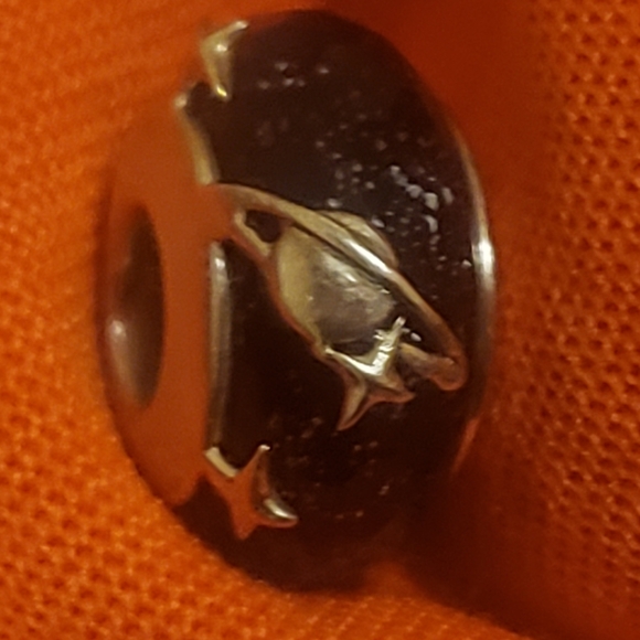 Independent Jewelry - Moon Bead